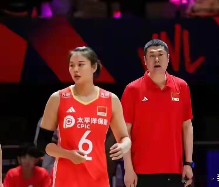 令人惊喜！中国女排1:0土耳其女排，让人“三大”意想不到：1.意想不到，面对