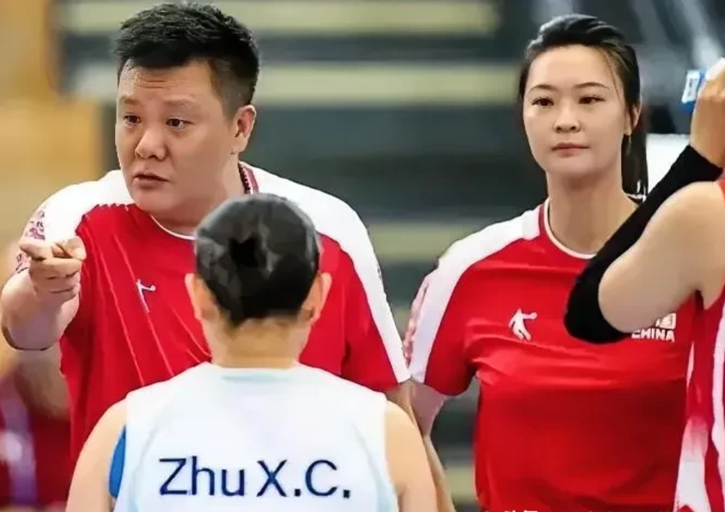 随着昨天大运会中国女排0比3败于德国女排，网上关于这支中国女排到底是听王之腾的，
