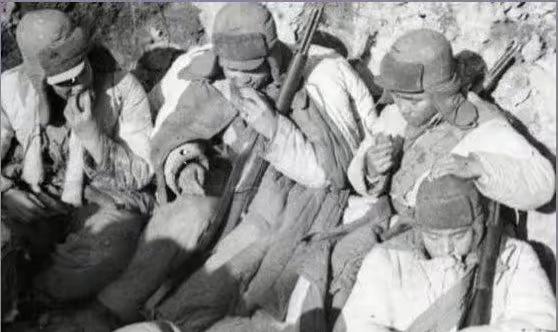 1952年，美军在深山抓到一个衣不蔽体的野人，审讯后大惊：他是志愿军一个师的政委