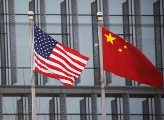 全世界现在都在赌中国和美国到底谁先扛不住。目前的状况是中国有货，美国有钱，但美国