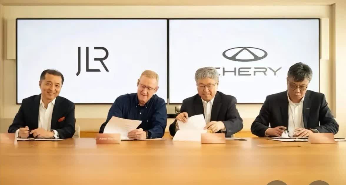 奇瑞要造电动路虎了，这次基本上都用奇瑞技术了。据说直接用奇瑞的T1X平台，路虎负
