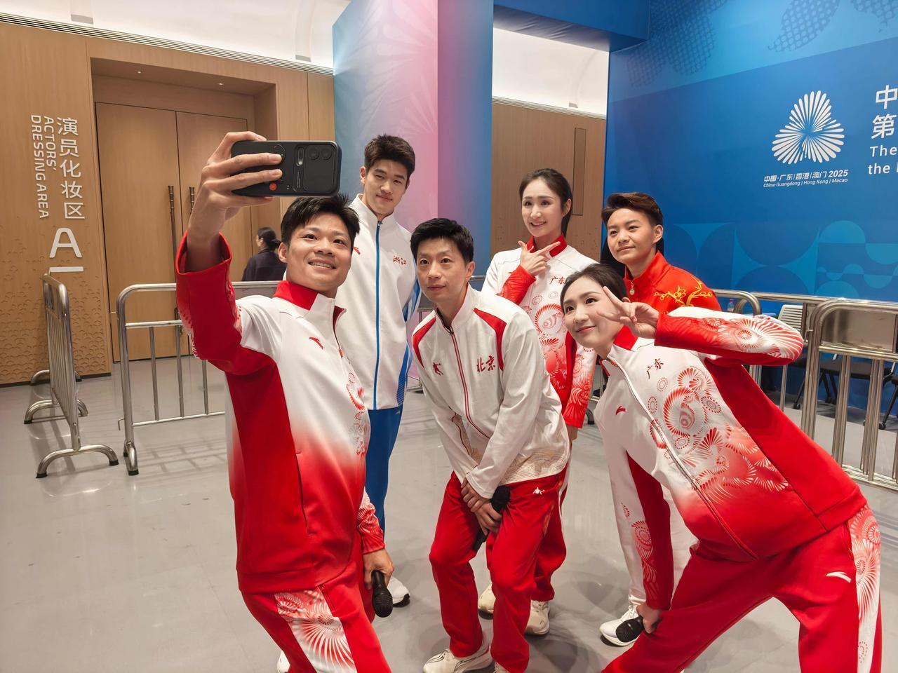 太养眼了，龙队的传奇还在继续，和谁都可以搭配起来！是终点，更是起点，全运会开了