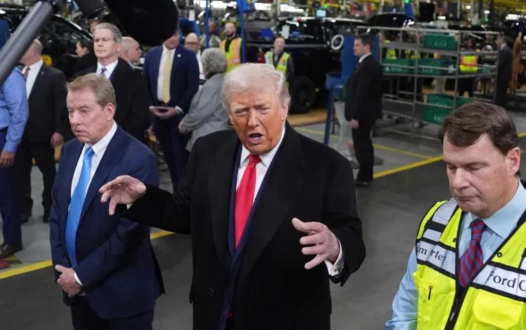 美国急了，公开喊话中国！ 当地时间1月13日，当被问及中国市场是否会向美国商