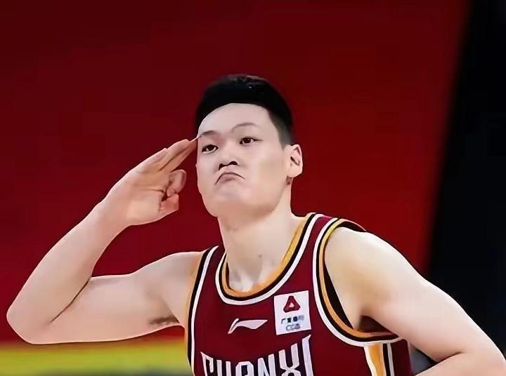 现在最热议的是“山西男篮补强”。2024~25赛季，山西男篮常规赛打出了联盟第