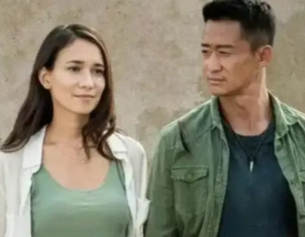当年，吴京在拍摄《战狼2》的前一天，给卢靖姗打了电话：“姗啊，我电影女主角突然罢
