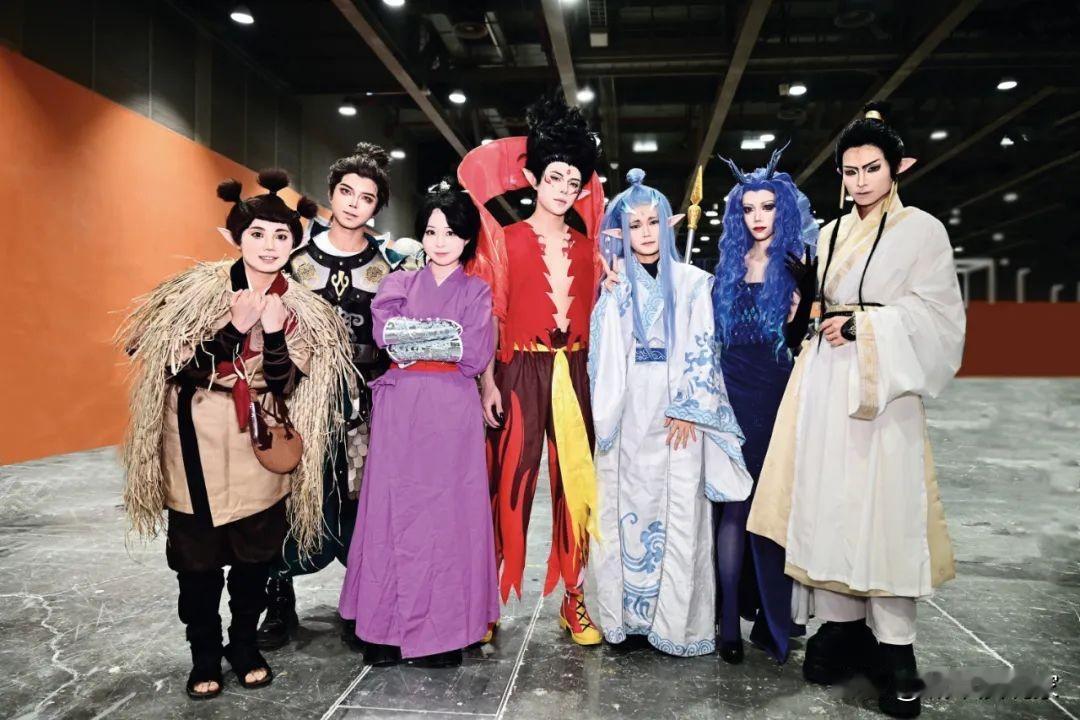 为什么青少年对二次元如此痴迷?成人们又反对呢？二次元到底该不该流行呢?这是很多家