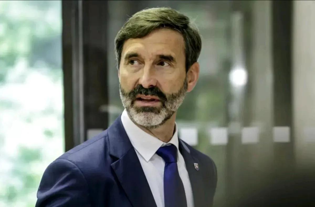 匈牙利变天后，斯洛伐克态度也变了《费加罗报》报道，斯洛伐克外长布拉纳尔4月2