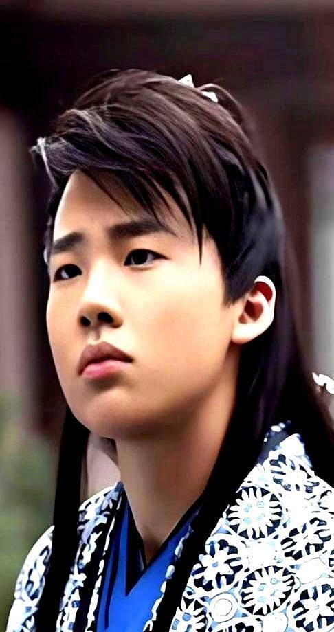 郭麒麟差点被《庆余年3》开除。不是演技问题，是2500万片酬僵局。剧组预算卡