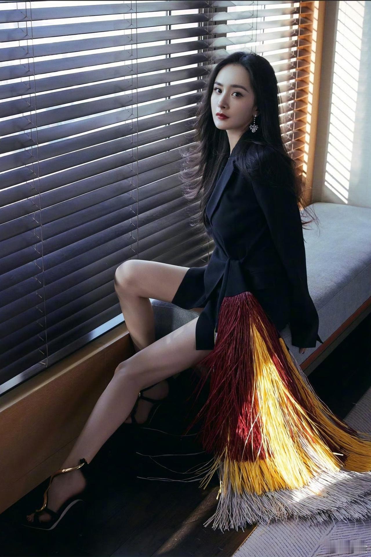 杨幂性感大长腿