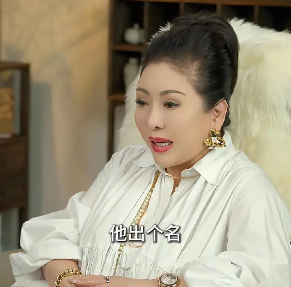 向太说李连杰虽然有钱，但是很少自己花钱旅游，05年李连杰一生第一次自己掏钱旅游，
