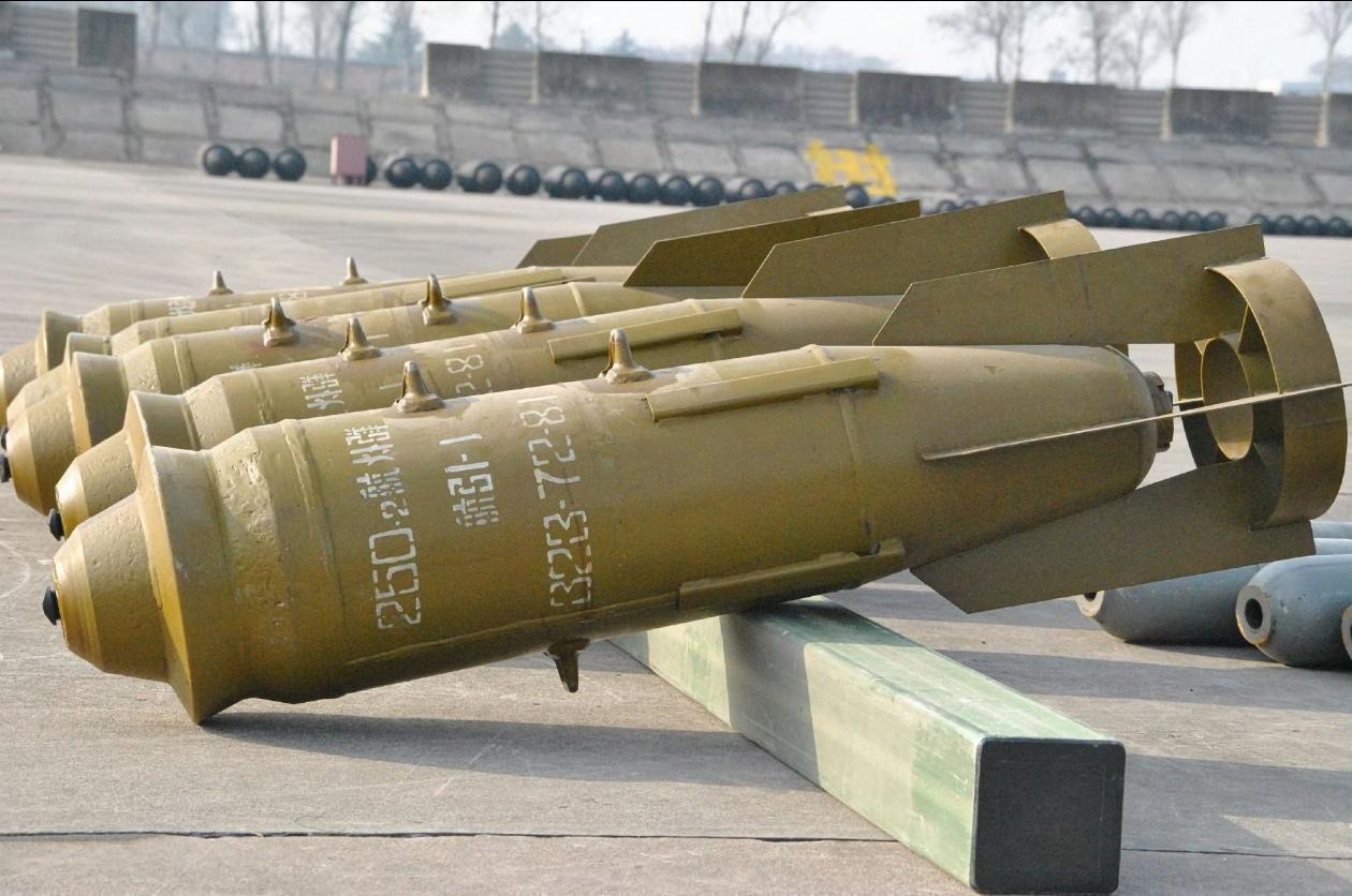 和美帝的MK82系列低阻无制导炸弹不一样，苏系一直在发展高阻自由落体炸弹，这些炸