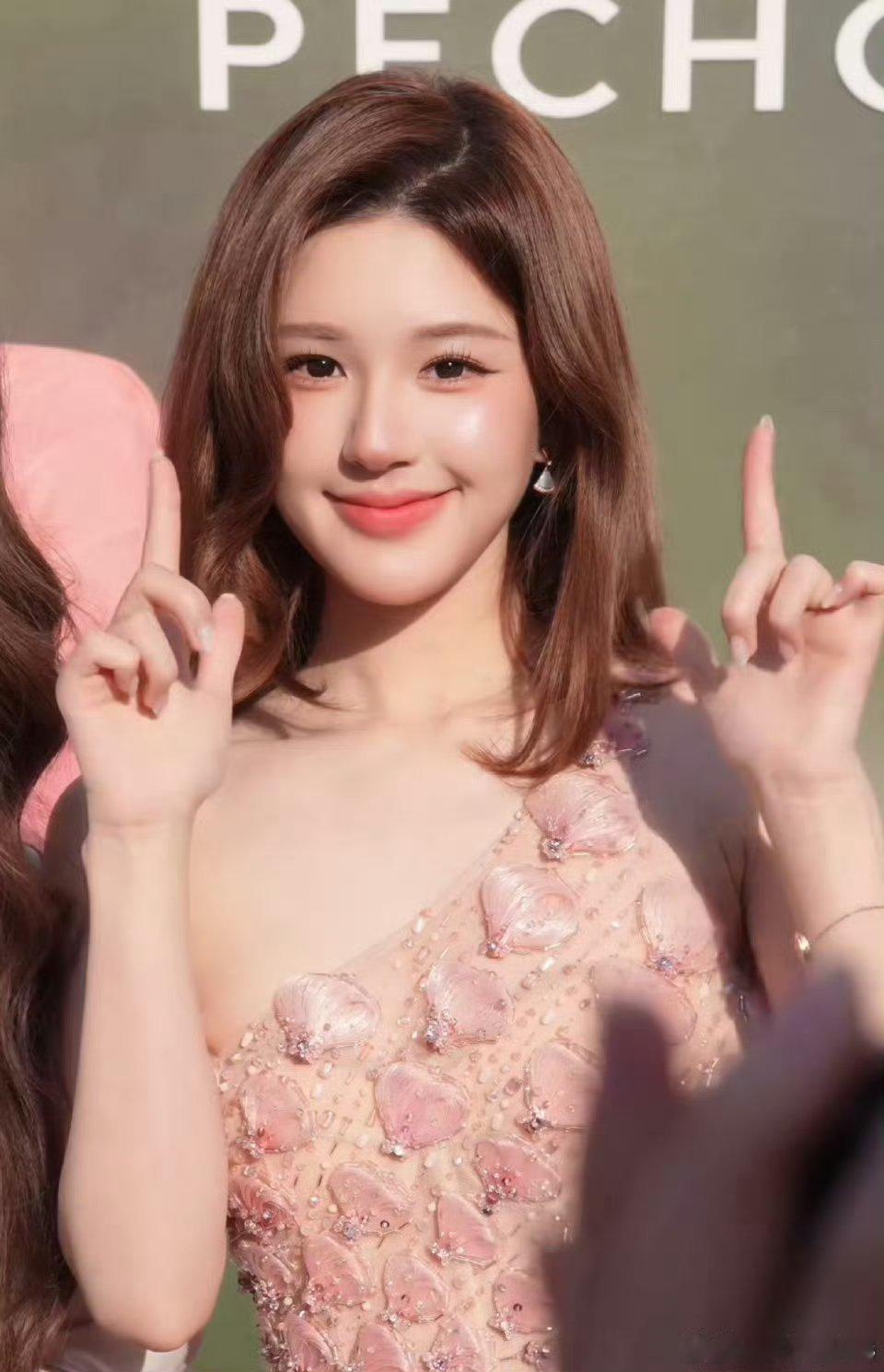 感觉虞书欣一直在学赵露思诶大家咋看