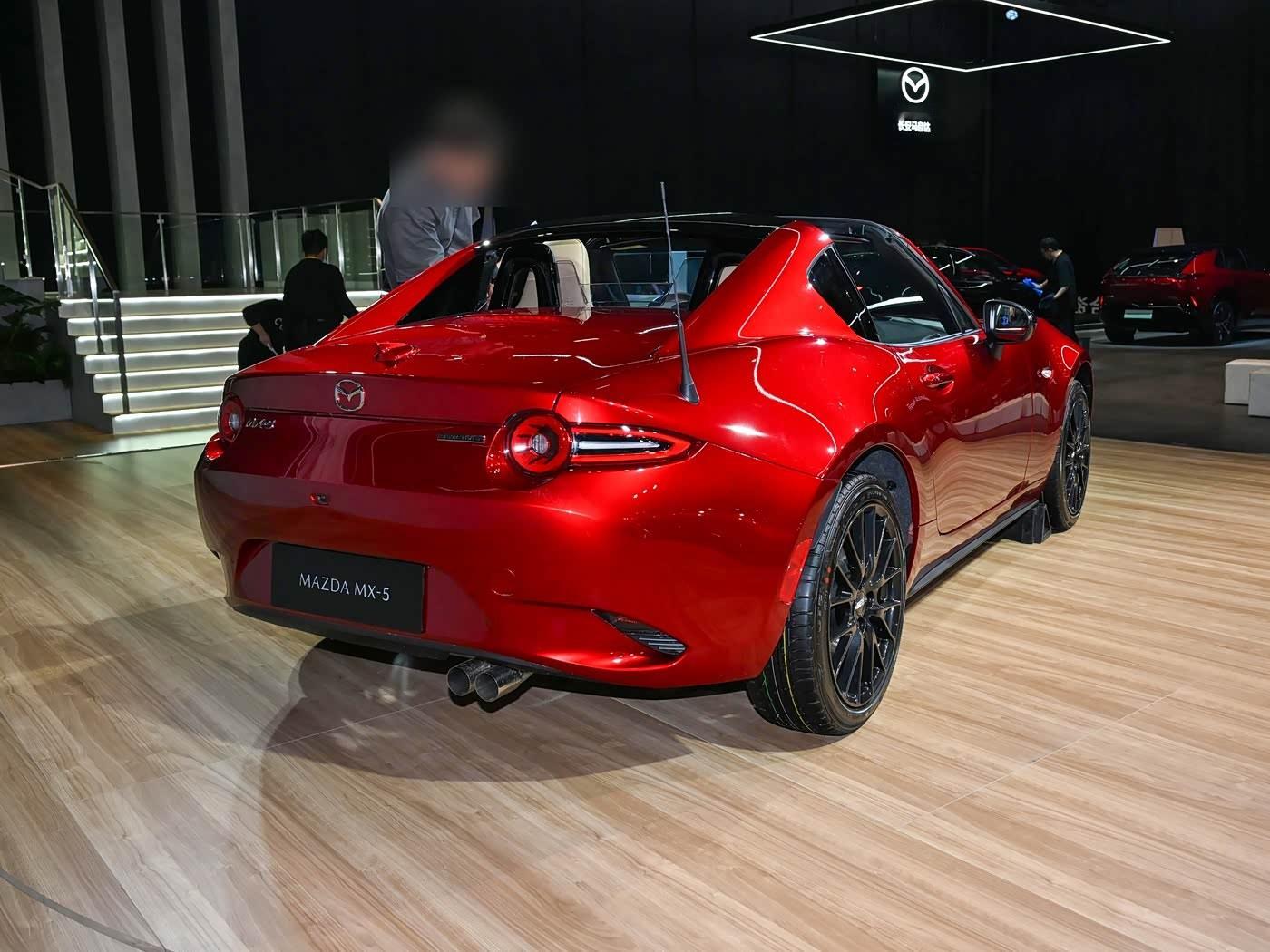 车市观察没想到马自达MX5要卖18万的事儿传的还挺热乎，其实消息真假都没所谓，