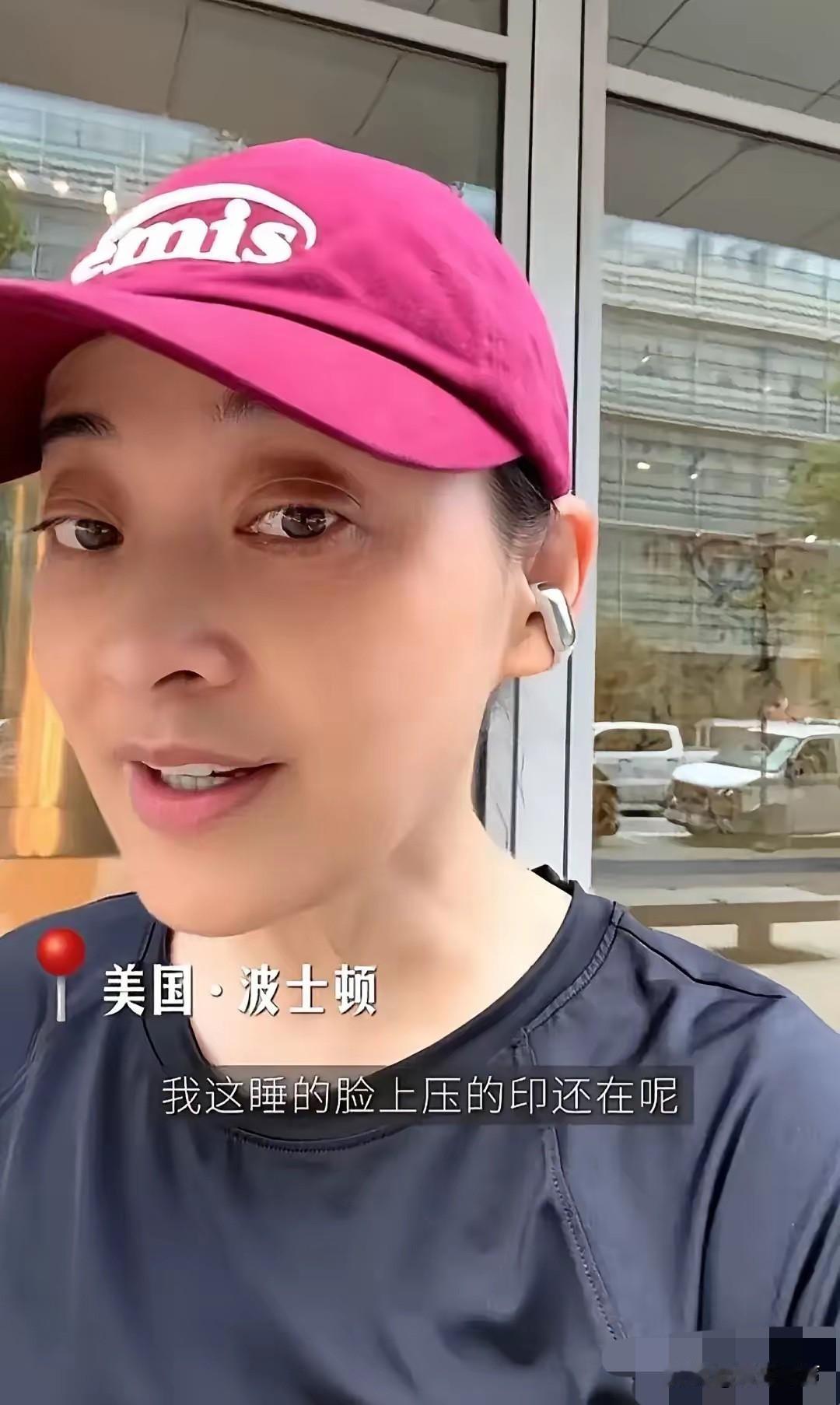 梅婷，引发热议。7月9日，51岁的梅婷，冲上热搜，刚参加完白玉兰，她就带着全家