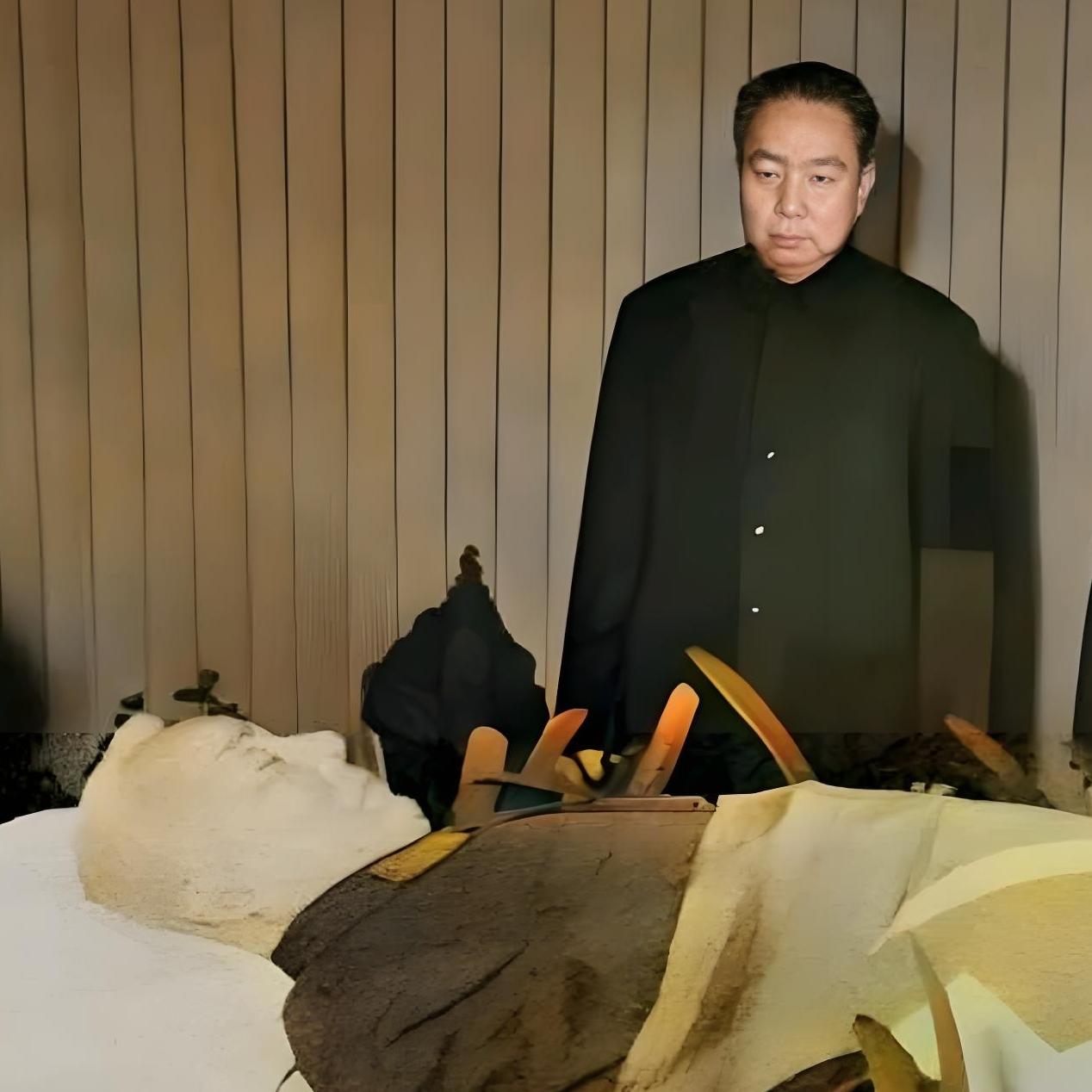 1979年，苏振华上将留下人世间的最后镜头，当时他的追悼会在八宝山隆重举行，他的