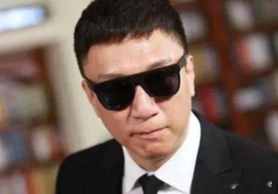 2002年孙红雷爆红后翻脸，嫌弃同居女友落魄提分手，人情冷暖太现实2002