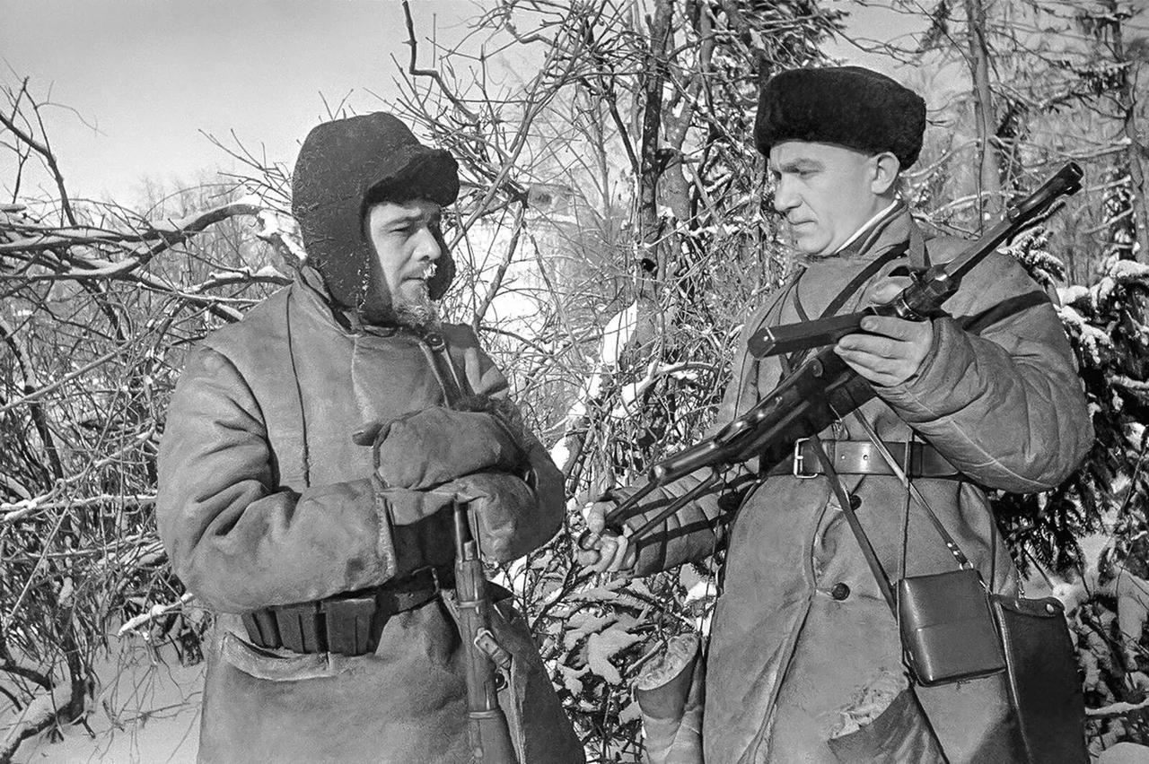 [呲牙笑]“你看，这就是德国佬的冲锋枪”——1941（或1942年），东线，莫