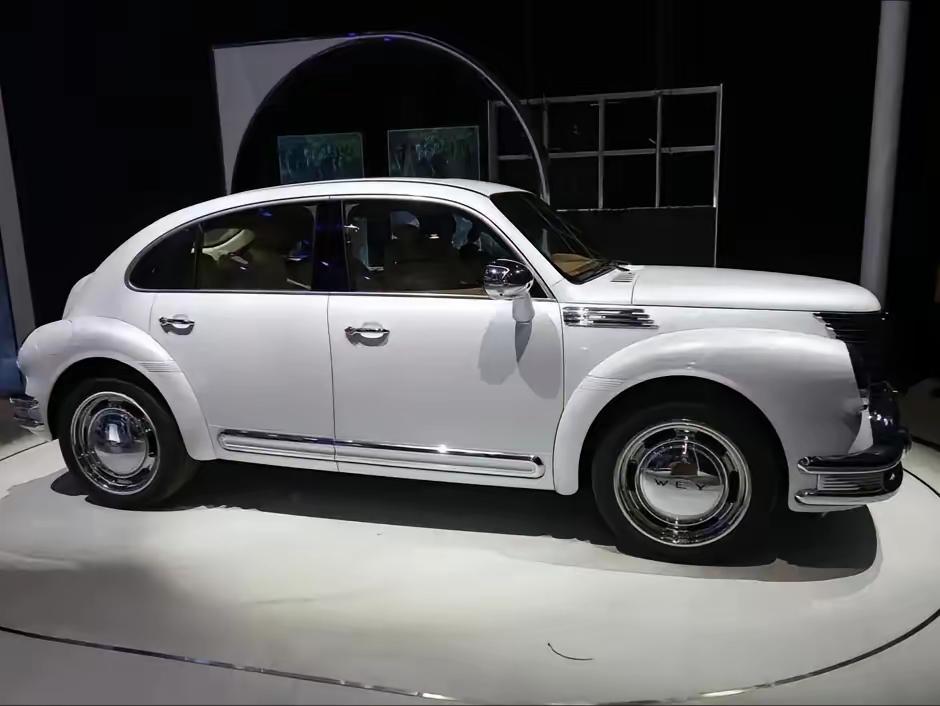 手动挡和自动挡之间，其实有道坎。开惯手动挡的，换个自动挡开，头两天可能不习惯