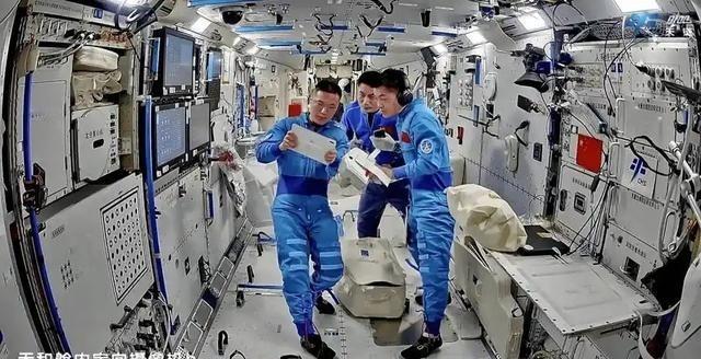 空间站里不允许使用中文！这是国际惯例，你们为何不遵守？2021年，一向认为自己“