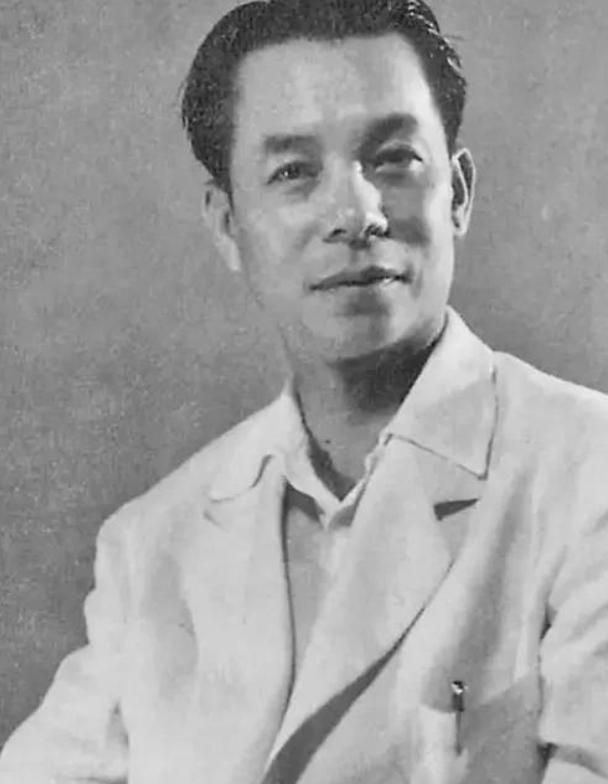 1929年，一叛徒来找柯麟看病，柯麟当即认出了叛徒，但他没露声色，不慌不忙地给