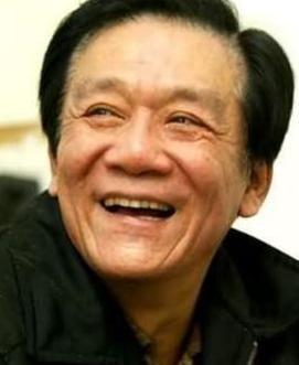 2007年，侯耀文突发心脏病去世，当女儿收拾遗物时，却发现他卡里的500万存款和