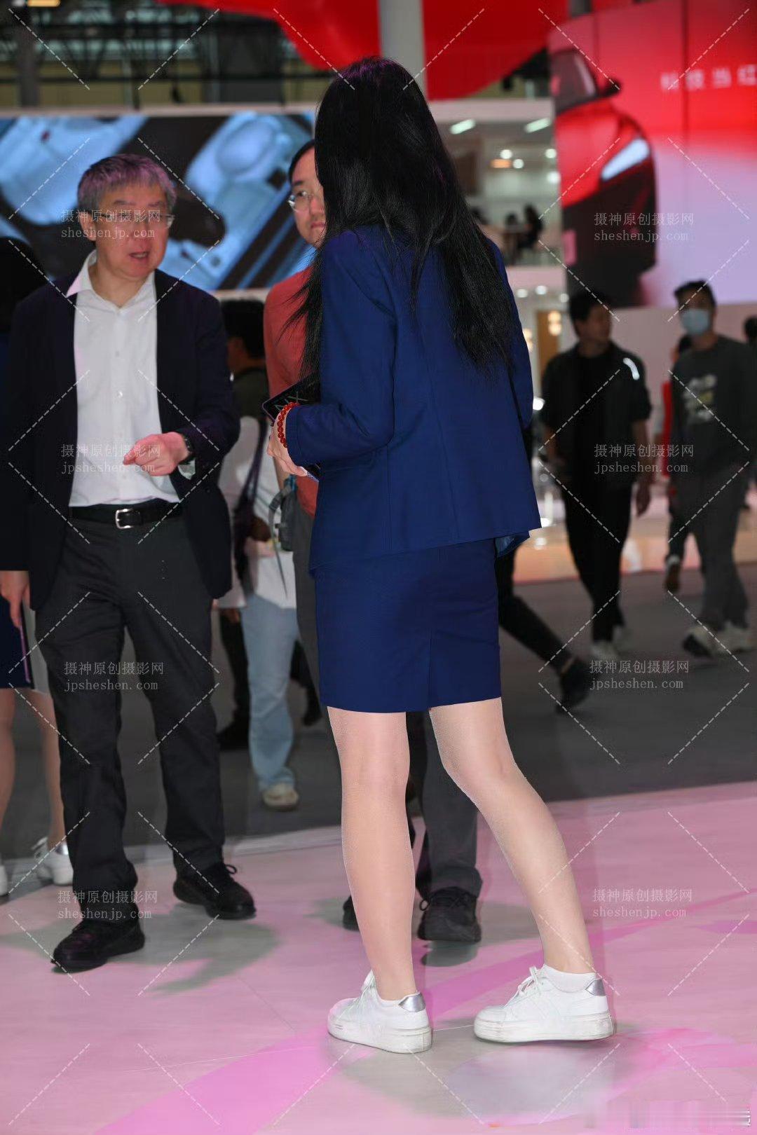 美女驻扎地轻熟女神范儿职业装