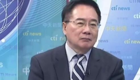 美军放狠话要击沉中国军舰？蔡正元霸气回怼：东风导弹专治航母，谁怕谁！