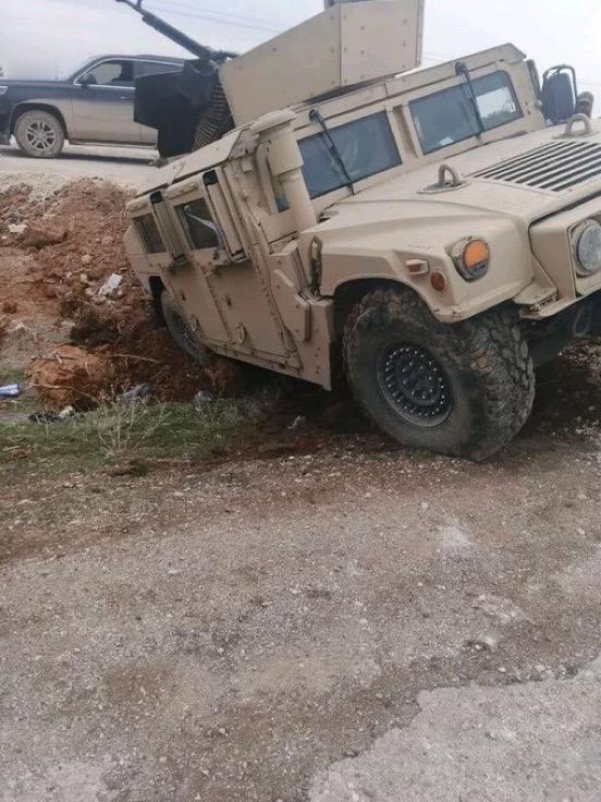 叙利亚方面：库尔德工人党/叙利亚民主军民兵在幼发拉底河以西缴获逃离叙利亚军队后