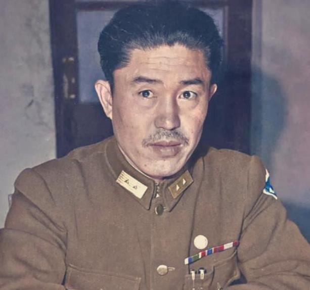 1983年，郑洞国的前妻想复婚，郑洞国的子孙都同意，但郑洞国却摇头拒绝：“她来了