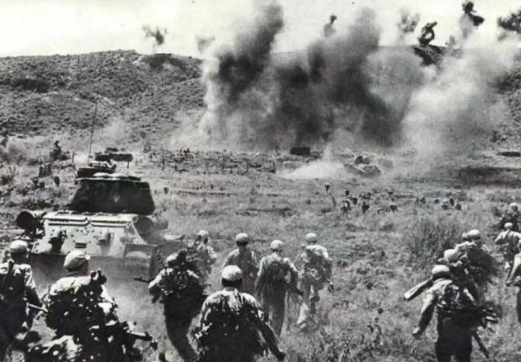 1950年志愿军团长范天恩带两千余人失联多日，由于私自率部赶入松骨峰战场竟然成了