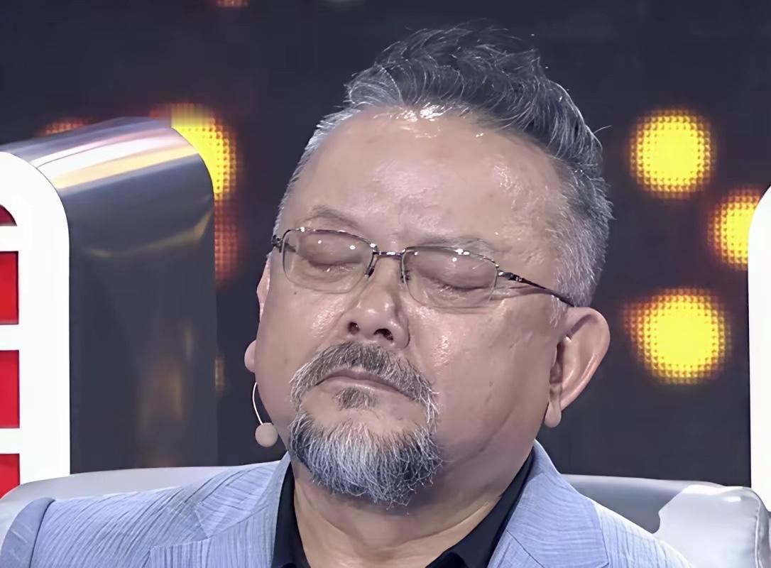 看到王刚的状态和样子让人想起一句话：男人全都不容易啊大家都知道，王刚60岁了