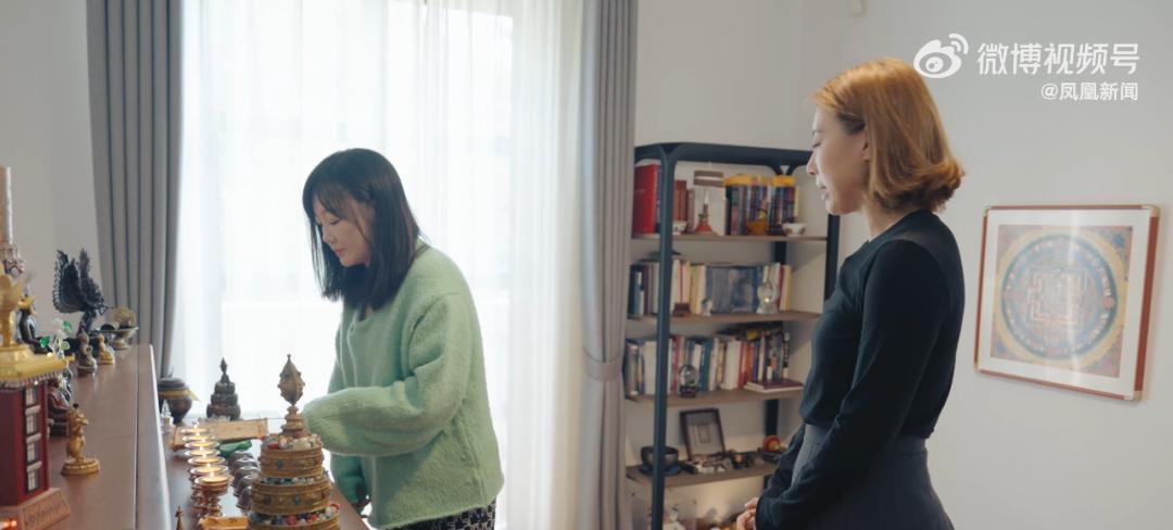 她根本没“洗白”。她只是换了个活法。当所有人等着看笑话时，她在直播间，直接甩