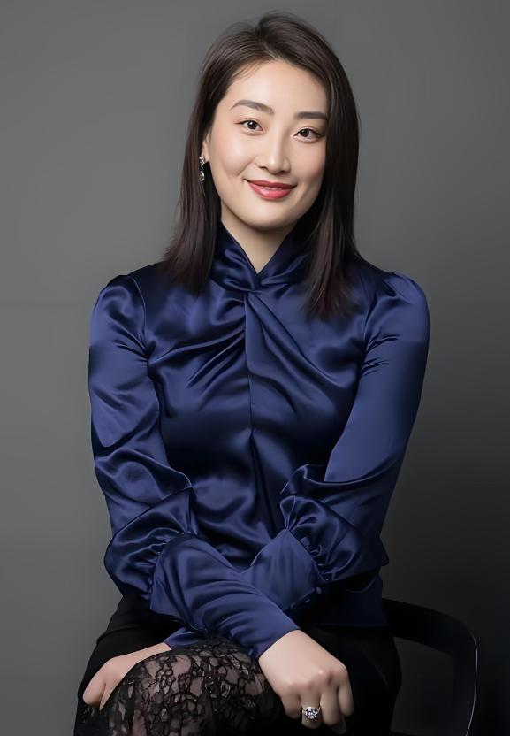宗馥莉主动离开娃哈哈，有人分析说，杜建英之子或成新继承人。个人认为，纯属胡说八道