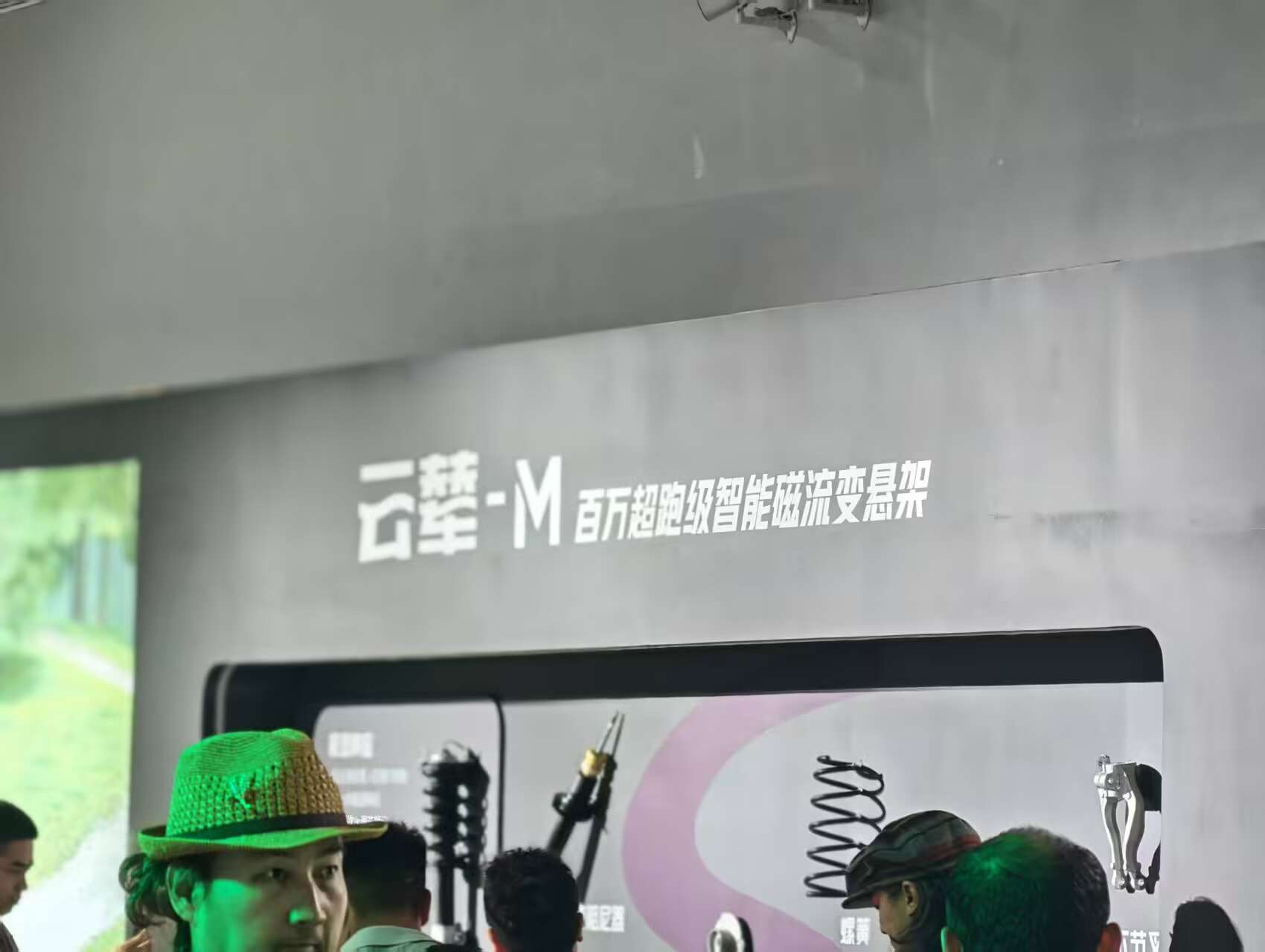 方程豹终于出轿车啦✨方程S&SGT双车正式上市，18.99万起，这波诚意直接拉满！继钛7爆火
