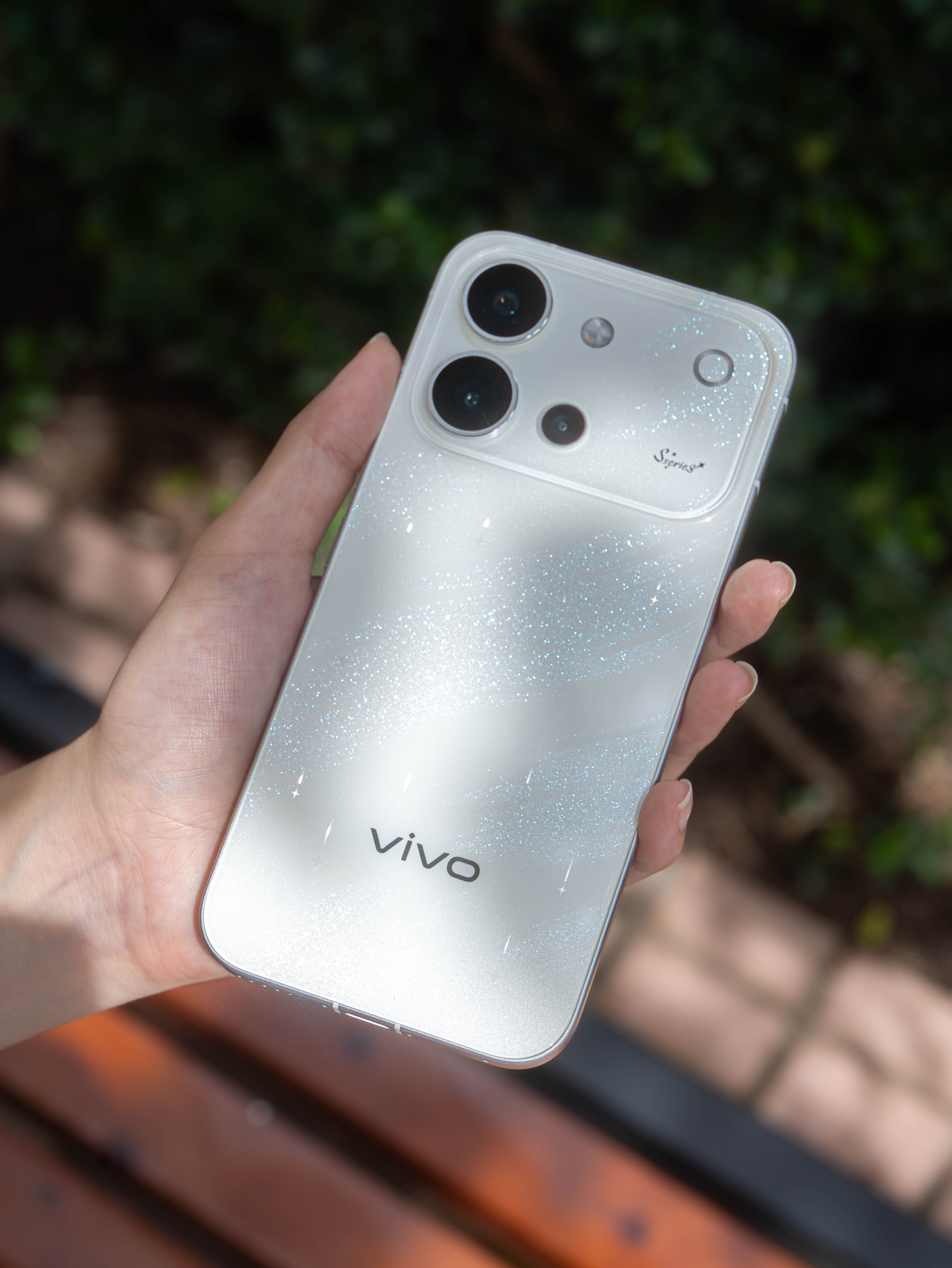 vivoS60完全是我们女孩子的梦中情机，bulingbuling的闪光感，好