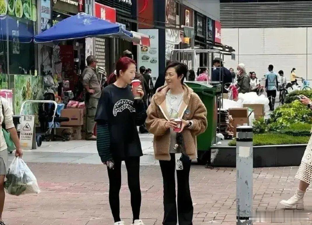 香港的路人都不追星吗？竟然没人要签名