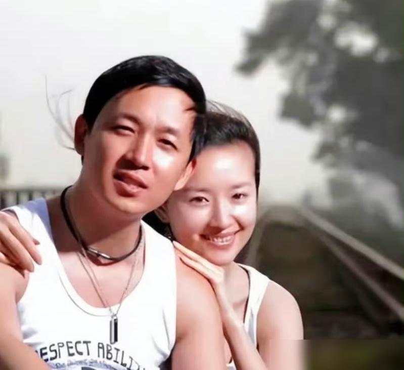 董洁一句“任性”，潘粤明足足等了14年，儿子才终于能叫爸？当年一句“嗜赌”