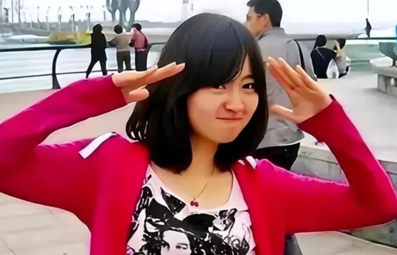 2008年，山东大学的一个女生反复做同一个梦，梦中她成了佛祖身边的童子。