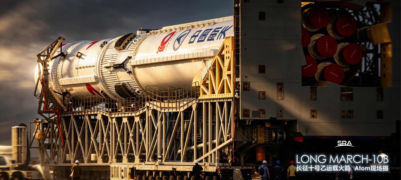 五米直径的箭体就是壮观，气场十足！下周就准备进行首飞的长征十号乙火箭，正在从水平