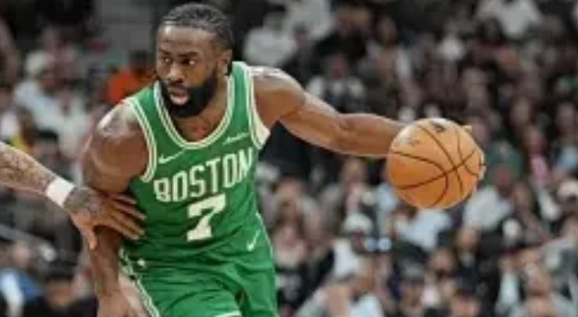 缺少塔图姆的凯尔特人，是靠谁打回东部第五的？答案是这4人1、球队新老大，杰伦