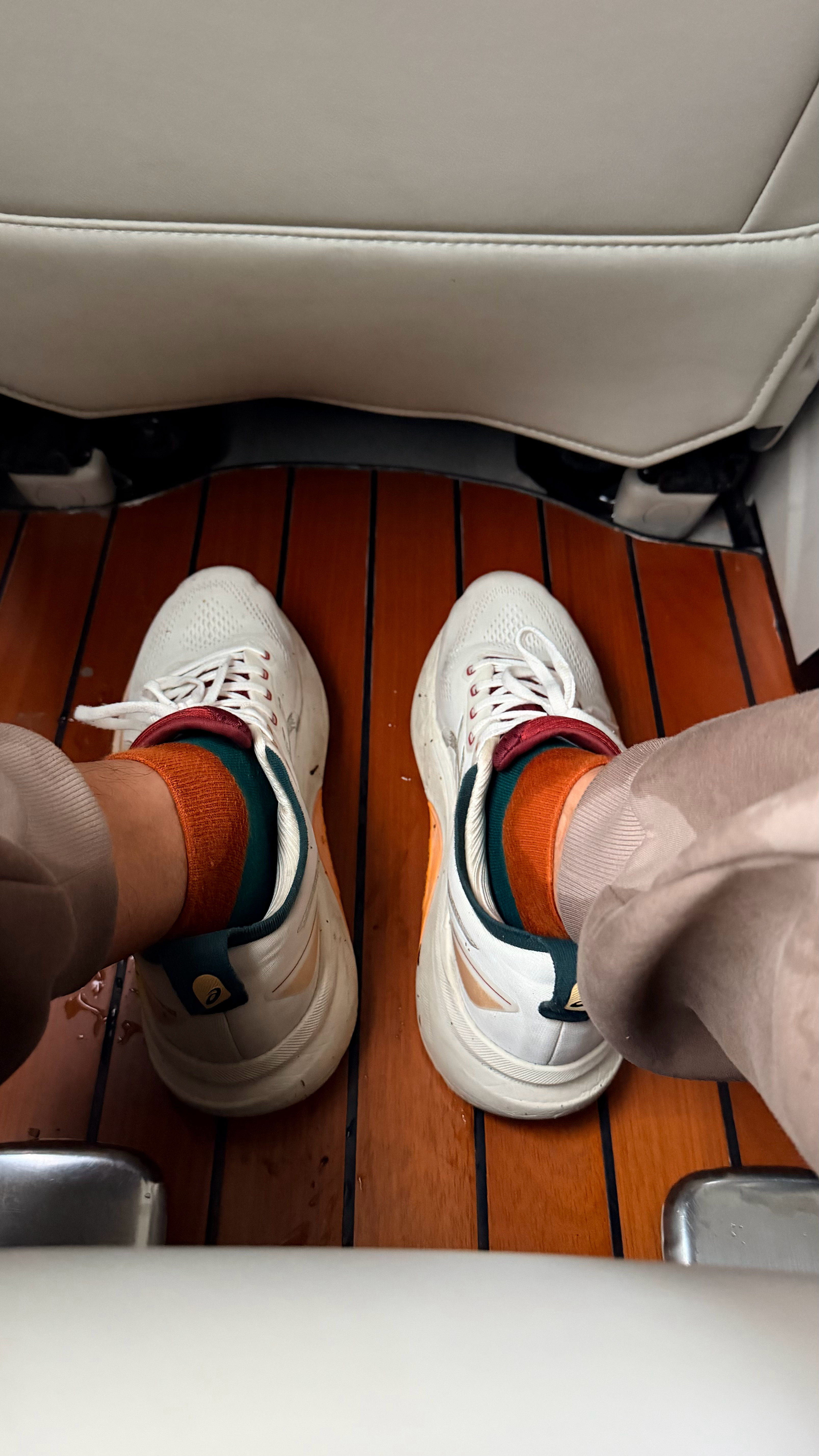 今天湿身拍摄，这时候我感觉智己LS8的带地暖的地板是有价值的