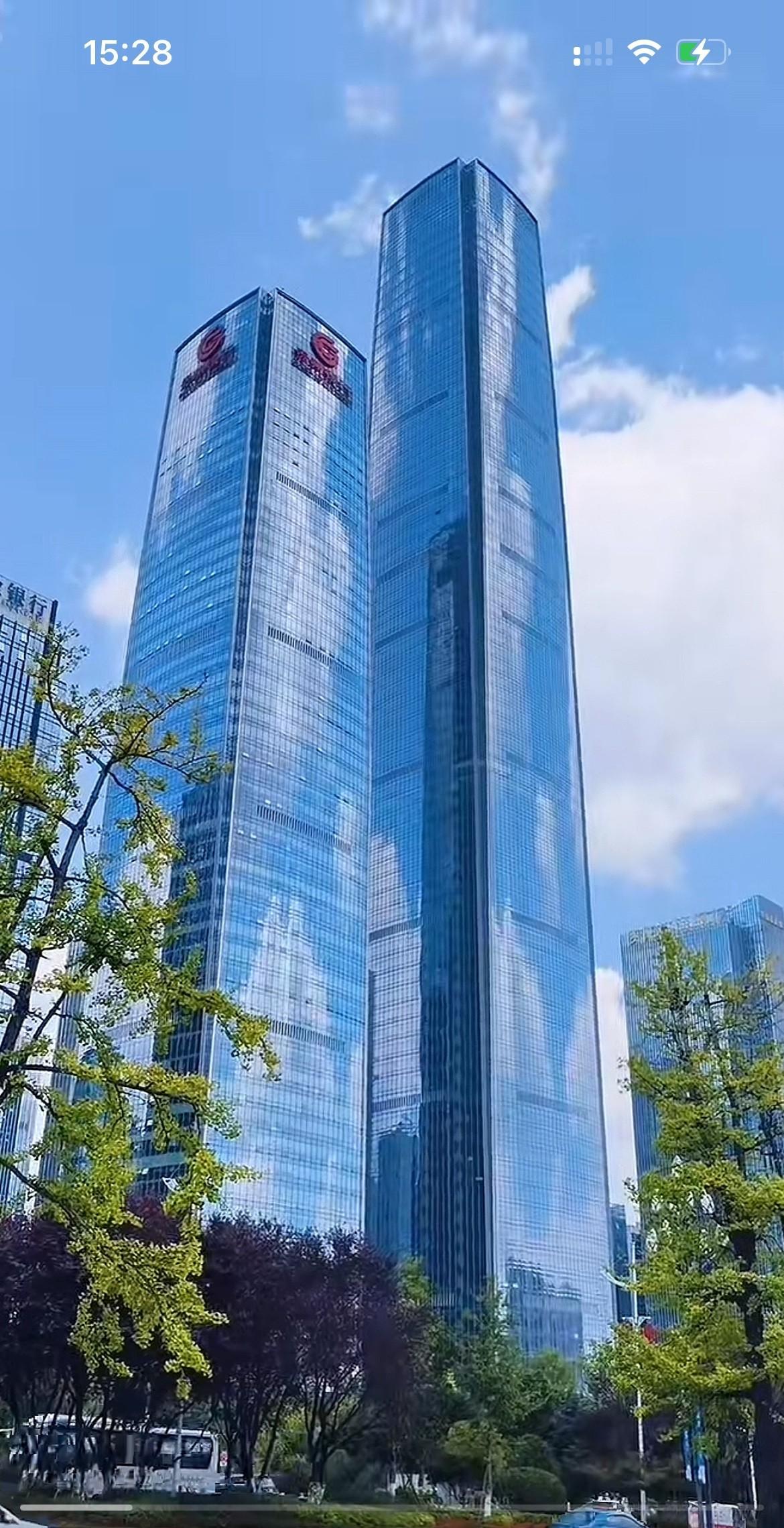 贵州第一高楼，位于贵阳市观山湖区国际金融中心双子塔，是目前贵州最高的建筑，双子塔