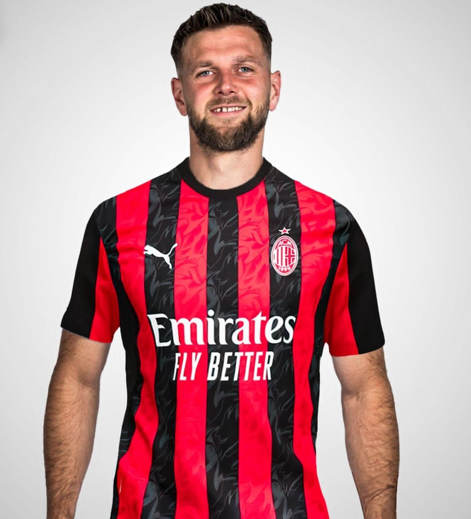 【多方媒体基本确认菲尔克鲁格加盟】菲尔克鲁格距离加盟AC米兰越来越近与这位德