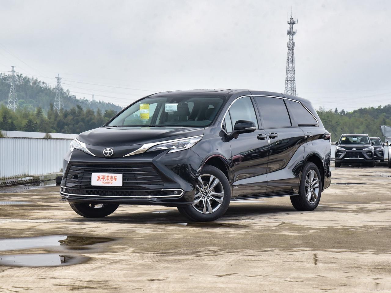 丰田赛那2026款上市，起售价直接干到32.48万元！比老款入门价涨了足足2.5