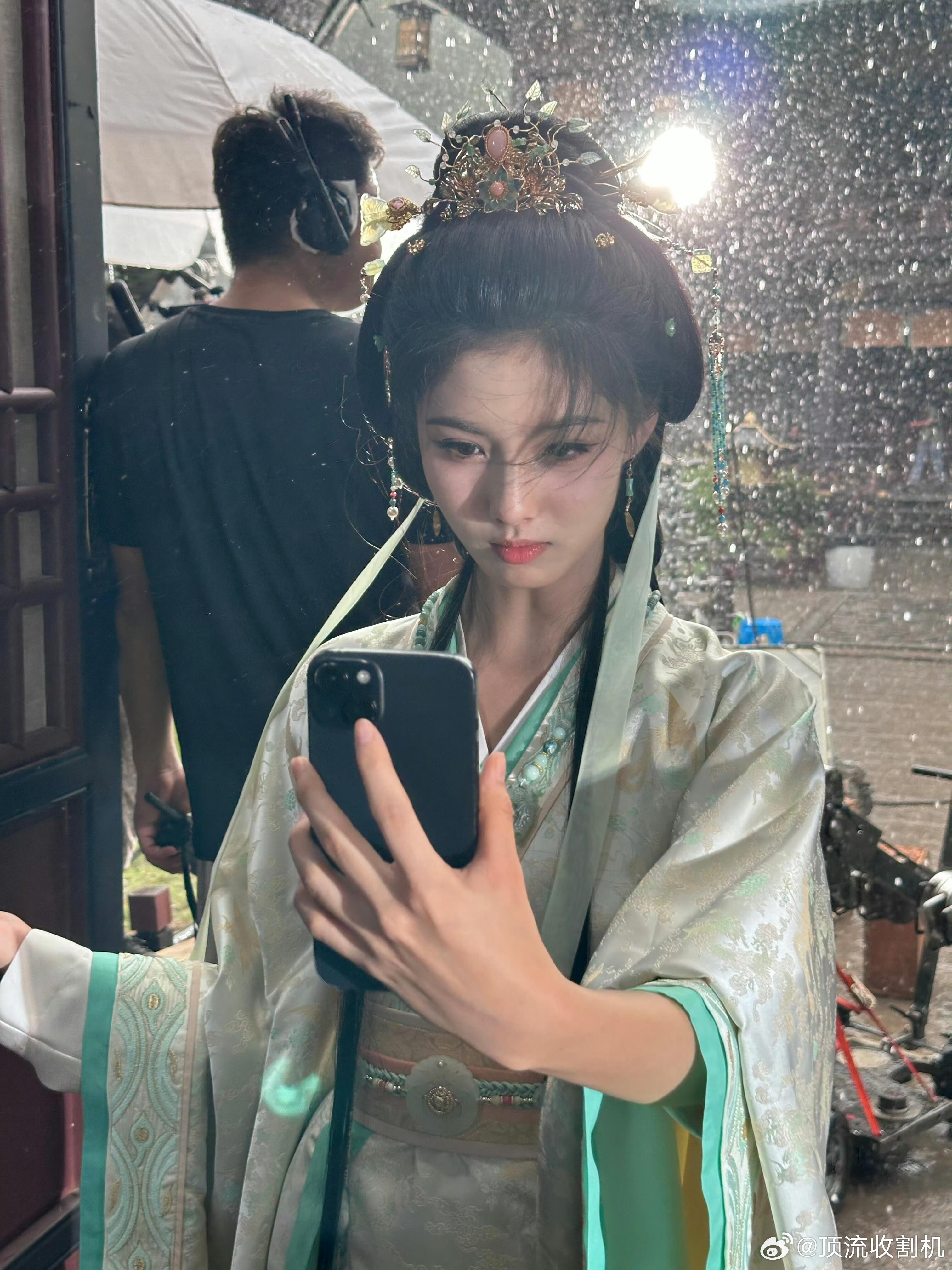 艾米演技好灵艾米好会演她的少女感一点都不工业，像从书页里直接走出来的那种灵