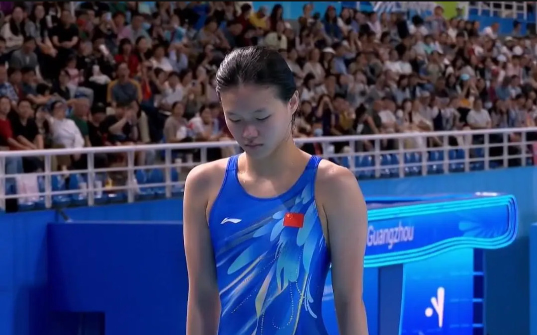 全运会跳水女子3米板：陈艺文提前1跳锁定决赛李亚杰爆冷出局全运会跳水202