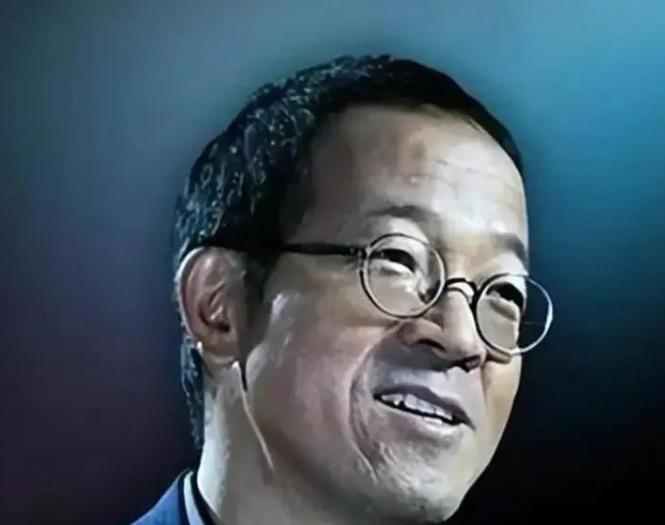 1998年，一场入室抢劫差点要了俞敏洪的命。 歹徒从屋里带走220万现金，临