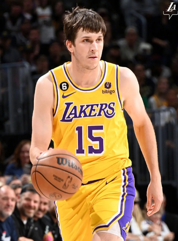 据刚从《洛杉矶时报》转会到TheAthletic的湖人记者DanWoike报