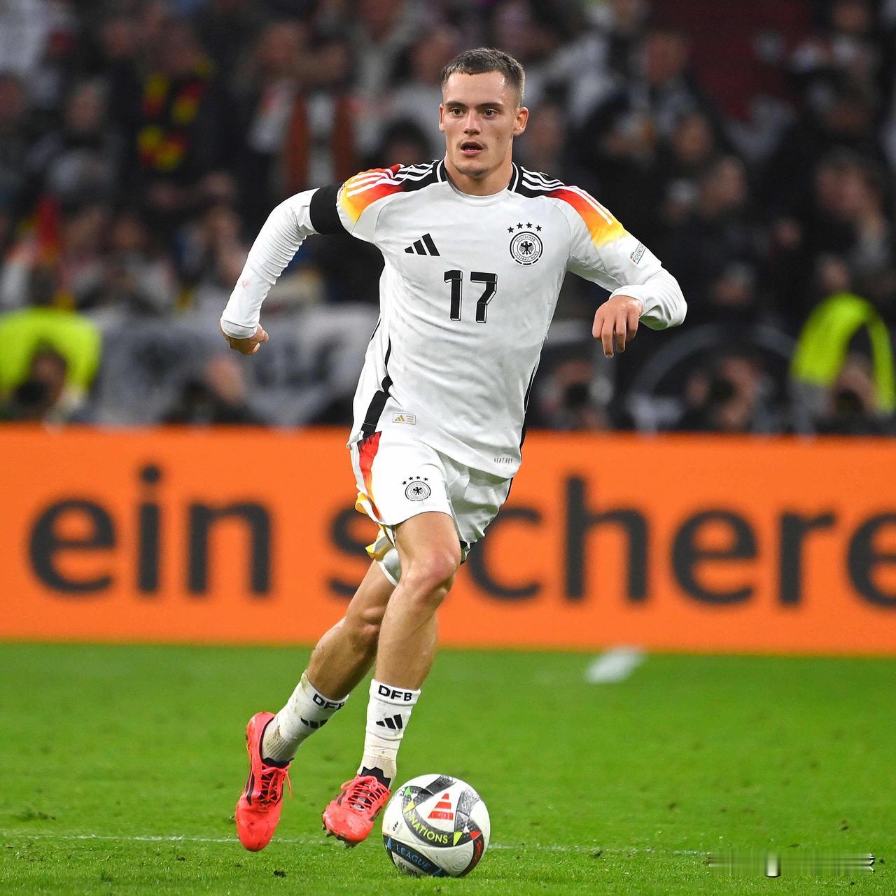 美加墨世界杯德国最强首发11人:门将：鲍曼左边卫：劳姆中后卫：施洛特贝克、