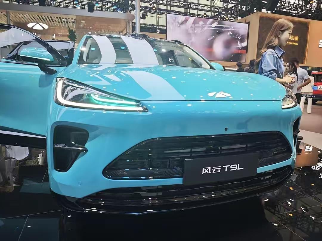 冬天想开车省油的，一定要把胎压打在3.0以上。很多人都说胎压达到2.5为好，但